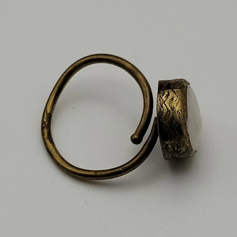 Vintage Antique Brass White Freshwater Pearl Inlay Adjustable Ring OS - Picture 3 of 11